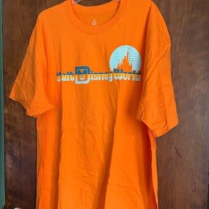Walt Disney World orange t-shirt, size 2xl.